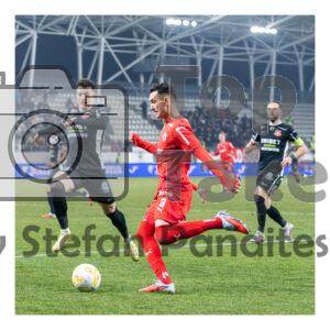 Raul Oprut de la Dinamo Bucuresti suteaza la poarta in meciul Dinamo Bucuresti – FC Hermannstadt pe stadionul Arcul de Triumf din Bucuresti, 12 februarie 2026