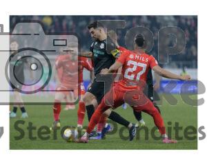 Tudorica de la Metalul Buzau in duel pentru balon cu Siusi de la Dinamo Bucuresti in meciul Dinamo – Metalul Buzau pe stadionul Arcul de Triumf din Bucuresti, 5 martie 2026