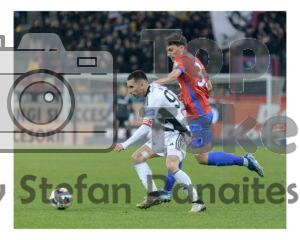 Radunovic (FCSB) in duel cu Bic (Universitatea Cluj) in meciul FCSB – U Cluj, Arena Nationala din Bucuresti in SuperLiga Romaniei, 7 martie 2026.